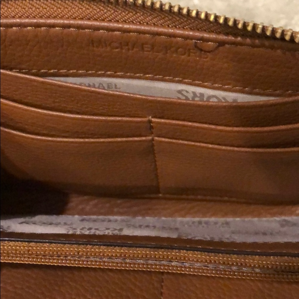Michael Kors wallet - Picture 3 of 4